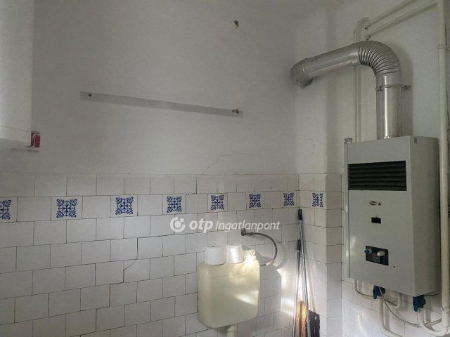 Eladó családi ház, Bébén 19.9 M Ft, 2 szobás