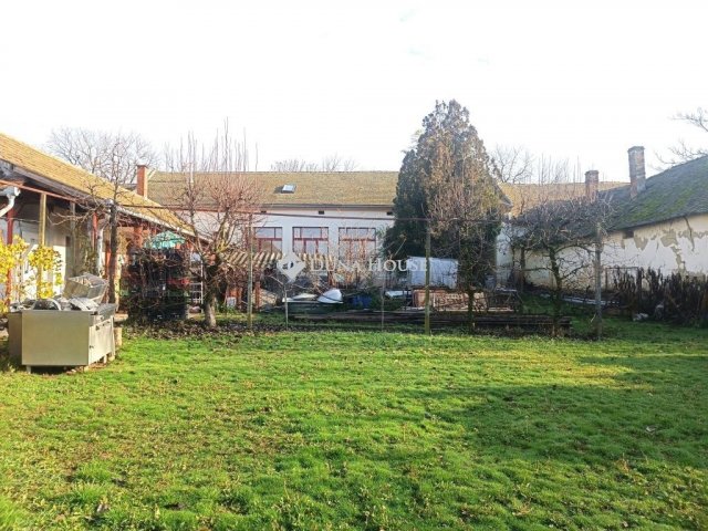Eladó családi ház, Köröstarcsán 39.9 M Ft, 4 szobás