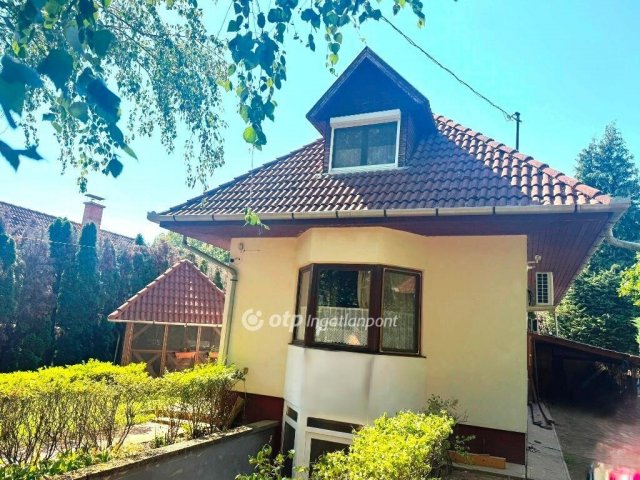 Eladó családi ház, Tiszafüreden 80 M Ft, 5+1 szobás