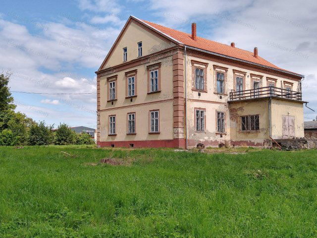 Eladó családi ház, Nagykanizsán 105 M Ft, 10 szobás