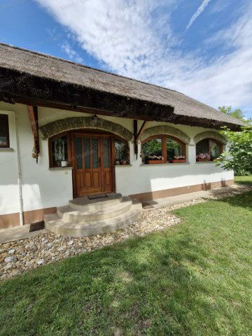 Eladó családi ház, Kecskeméten 350 M Ft, 7+1 szobás