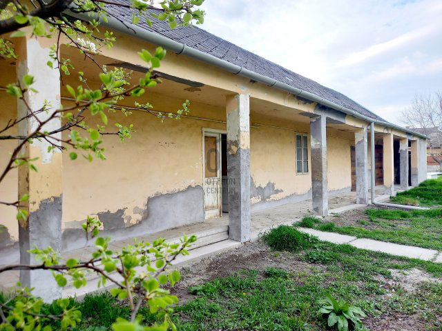 Eladó családi ház, Hajóson 9.5 M Ft, 1 szobás