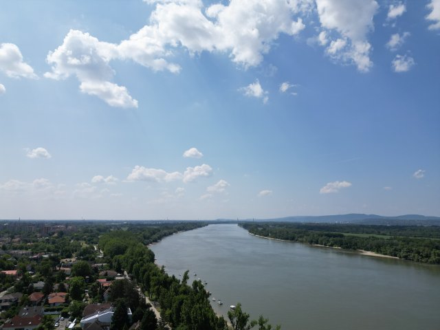 Eladó családi ház, Dunakeszin 349 M Ft, 6 szobás