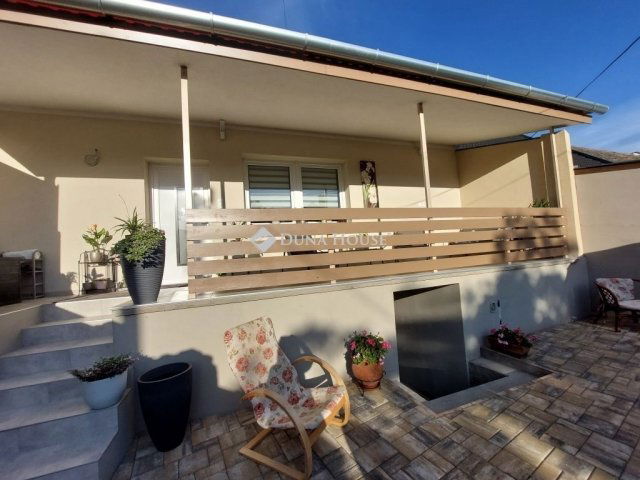 Eladó családi ház, Baján 69.9 M Ft, 3 szobás