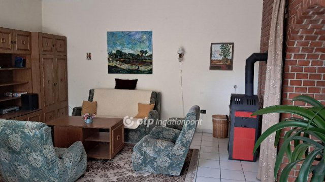 Eladó családi ház, Szigetcsépen 71 M Ft, 6 szobás