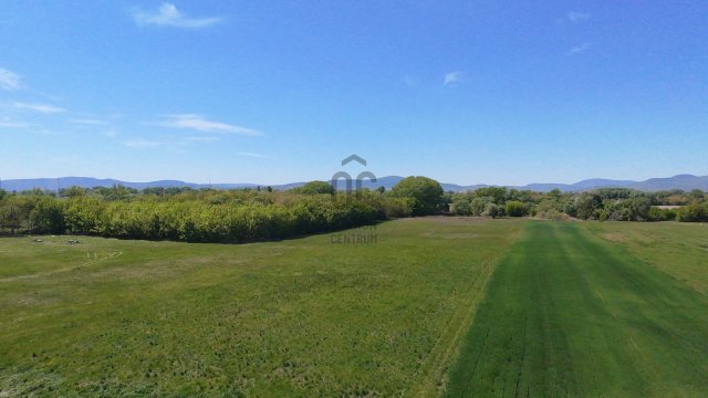 Eladó mezogazdasagi ingatlan, Dunakeszin 4 M Ft