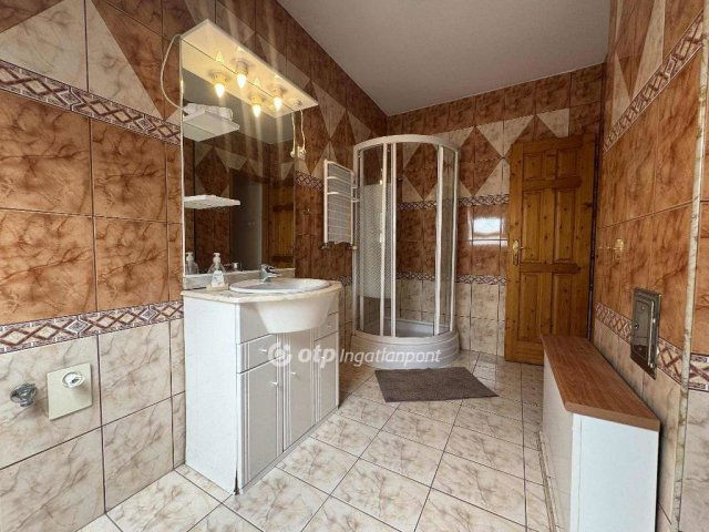 Eladó téglalakás, Debrecenben 139 M Ft, 4+1 szobás