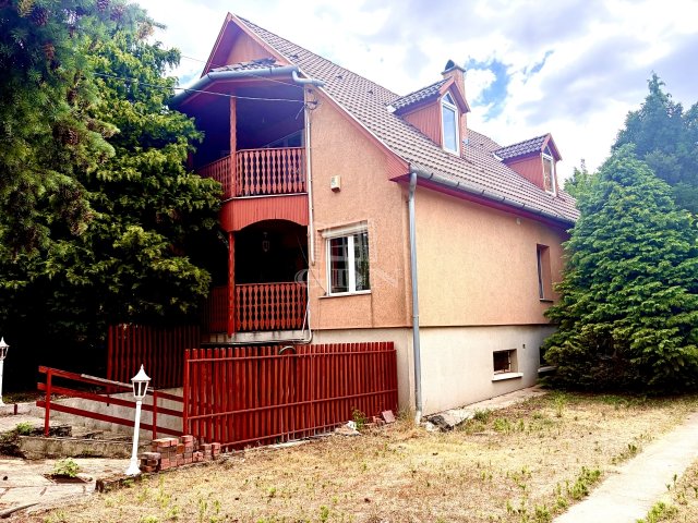 Eladó családi ház, Erdőkertesen 119 M Ft, 5+2 szobás