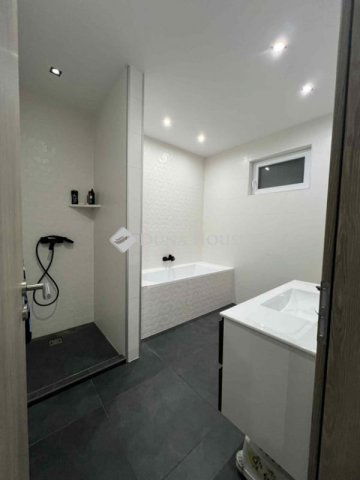 Eladó családi ház, Deszken 126 M Ft, 4 szobás