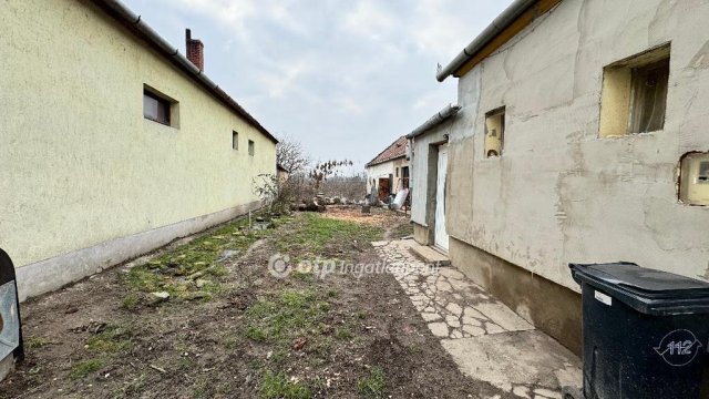 Eladó családi ház, Marcaltőn 20.9 M Ft, 4 szobás
