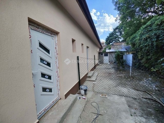 Eladó sorház, Budapesten, XVIII. kerületben 35 M Ft, 2 szobás