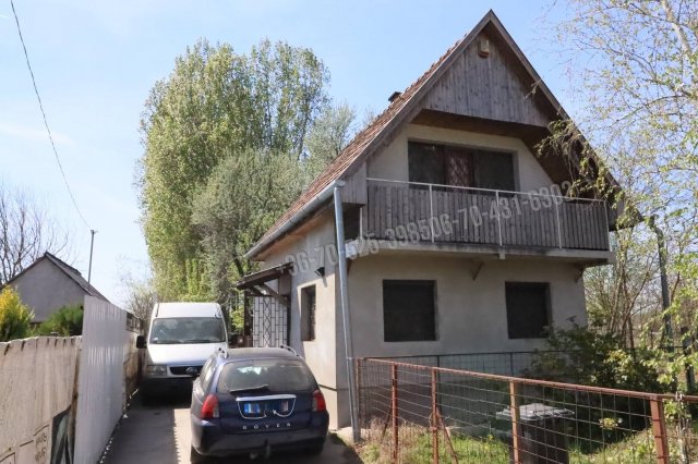 Eladó családi ház, Pilisen 25.5 M Ft, 2 szobás