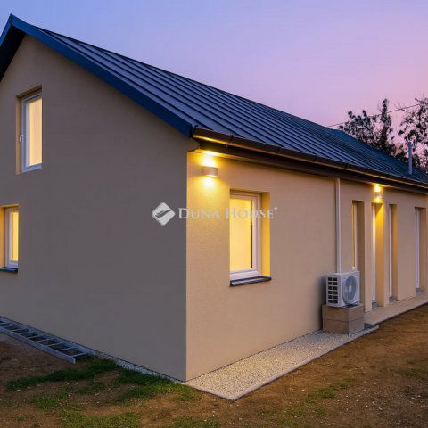 Eladó családi ház, Debrecenben 72 M Ft, 3 szobás