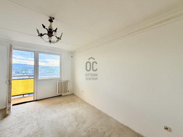 Eladó panellakás, Miskolcon 27.4 M Ft, 3 szobás