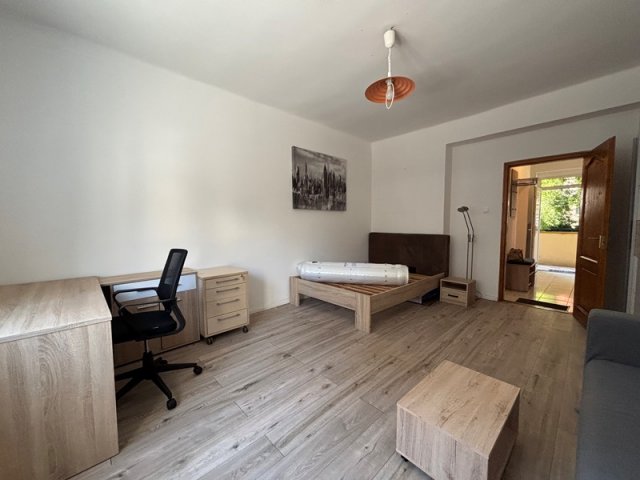 Kiadó téglalakás, albérlet, Pécsett, Garay utcában, 1 szobás