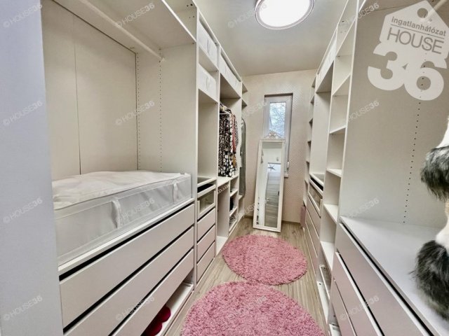 Eladó családi ház, Kecskeméten 145 M Ft, 6 szobás