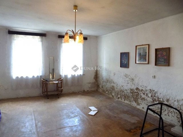 Eladó családi ház, Zsédenyen 26.9 M Ft, 3 szobás