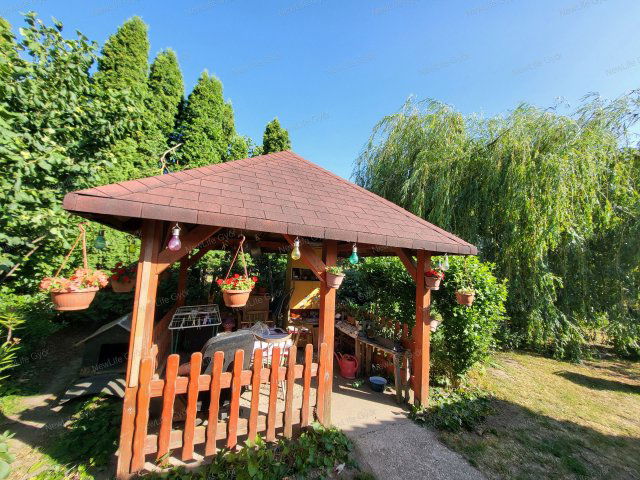 Eladó családi ház, Győrött 28.99 M Ft, 2 szobás