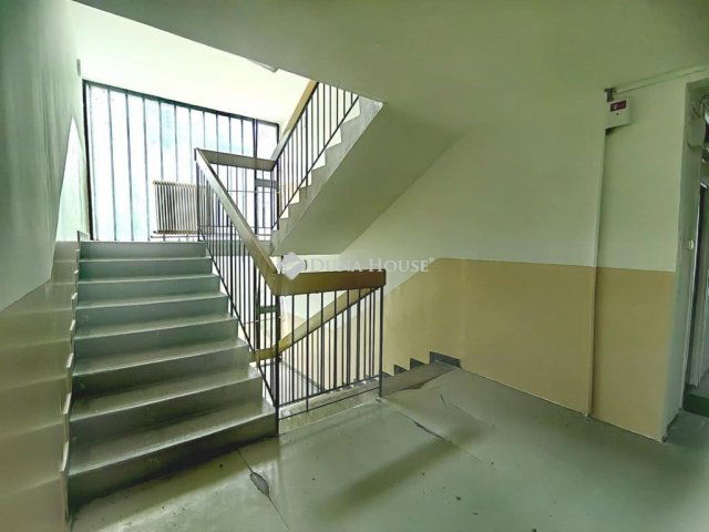 Eladó panellakás, Szekszárdon 18.5 M Ft, 1 szobás