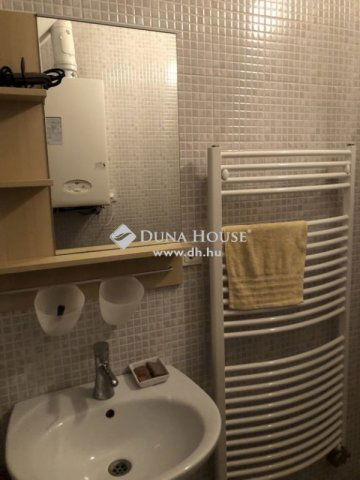 Eladó családi ház, Piliscsabán 280 M Ft, 8 szobás