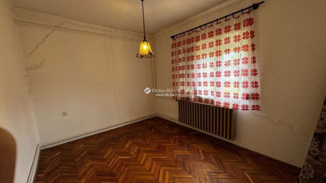 Eladó családi ház, Nyíregyházán 29.9 M Ft, 3 szobás