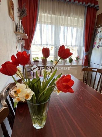 Eladó családi ház, Veszprémben 189 M Ft, 6 szobás