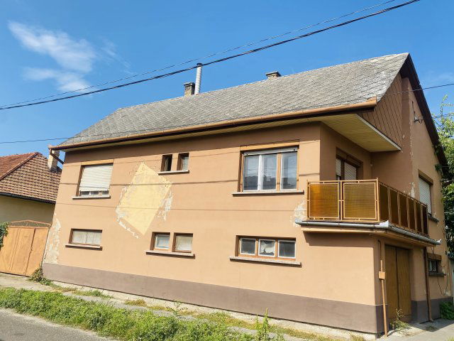 Eladó családi ház, Cegléden 45 M Ft, 4 szobás