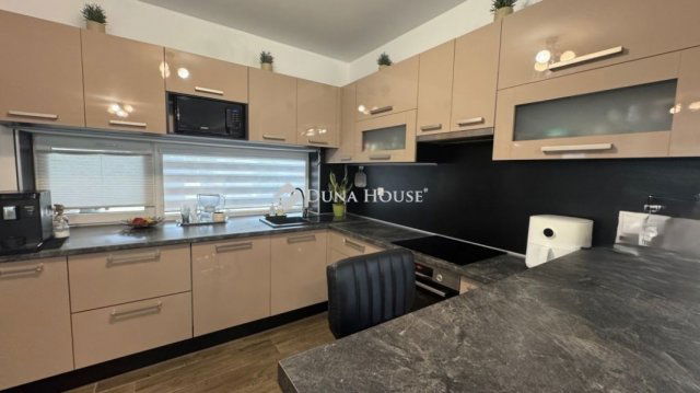 Eladó családi ház, Debrecenben 138 M Ft, 4 szobás