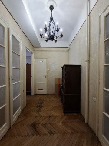 Eladó téglalakás, Budapesten, VII. kerületben, Károly körúton