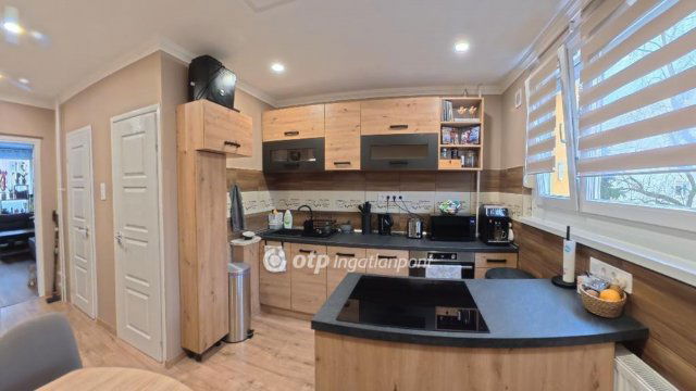 Eladó panellakás, Tiszaújvárosban 38.9 M Ft, 2 szobás