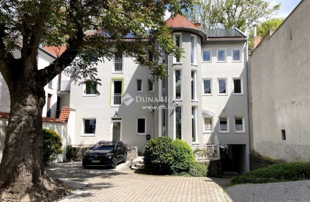 Eladó iroda, Pécsett 479 M Ft / költözzbe.hu