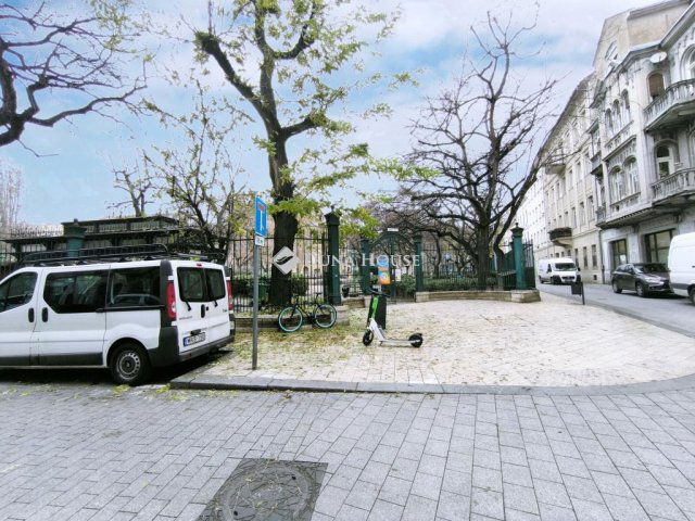 Eladó téglalakás, V. kerületben, Henszlmann Imre utcában