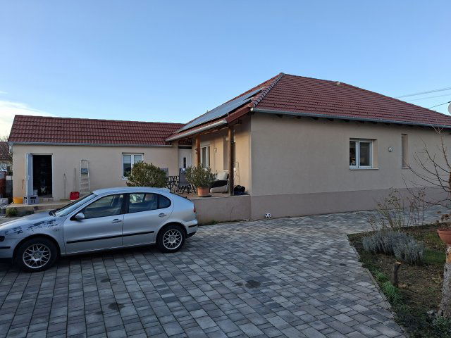 Eladó családi ház, Fertőszentmiklóson 94.5 M Ft, 2+2 szobás