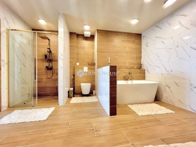 Eladó téglalakás, Budapesten, XVII. kerületben 255 M Ft