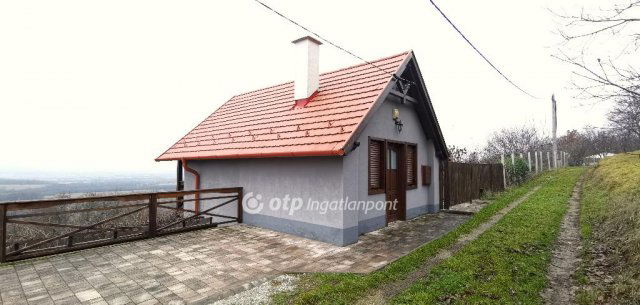 Eladó mezogazdasagi ingatlan, Monoszlón 75 M Ft