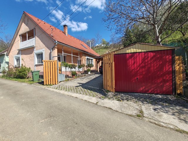 Eladó családi ház, Szászváron 35 M Ft, 4 szobás