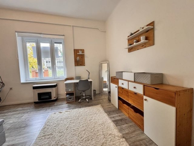 Kiadó téglalakás, albérlet, Pécsett, Lenke utcában, 3 szobás