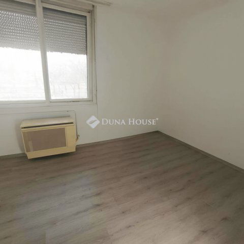 Eladó téglalakás, Kecskeméten 43.9 M Ft, 3 szobás