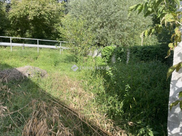 Eladó nyaraló, Baján, Bárka utcában 14 M Ft, 1 szobás