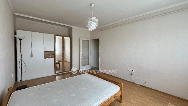 Eladó téglalakás, Egerben 36 M Ft, 1+1 szobás