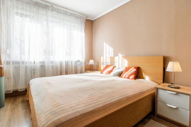 Eladó panellakás, Budapesten, XI. kerületben, Allende parkban