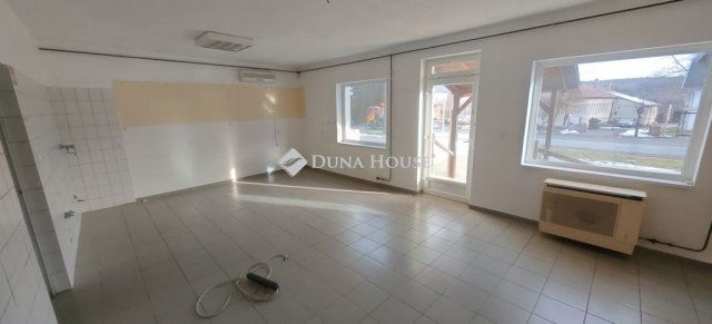 Eladó családi ház, Bakon 39.99 M Ft, 2 szobás