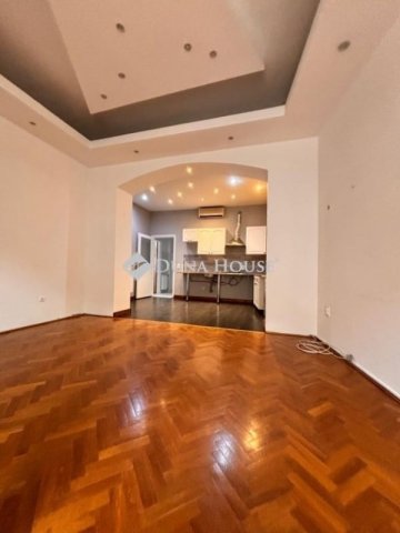 Eladó téglalakás, Székesfehérvárott 48.5 M Ft, 1 szobás