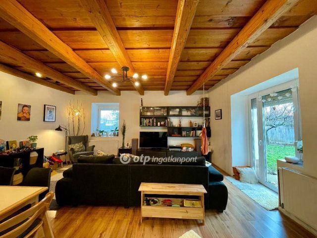 Eladó családi ház, Veszprémben 159 M Ft, 7 szobás