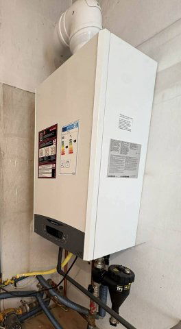 Eladó családi ház, Szadán 140 M Ft, 5 szobás