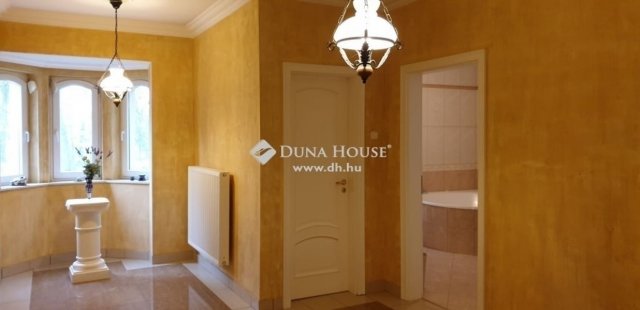 Eladó családi ház, Fóton 270 M Ft, 6 szobás