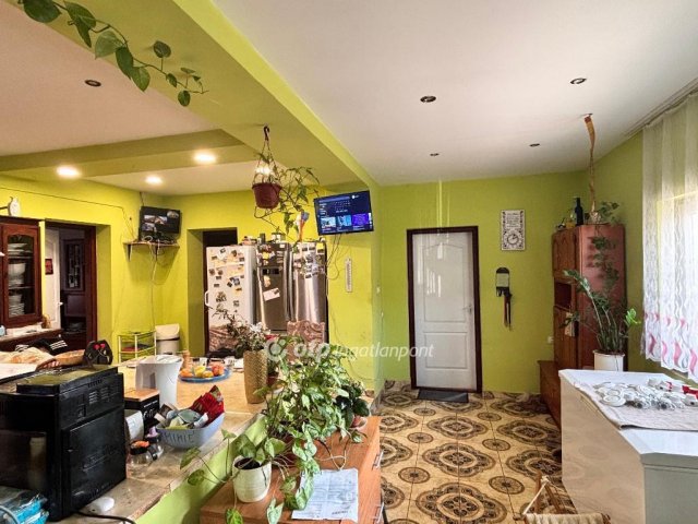 Eladó családi ház, Tiszaföldváron 30 M Ft, 3 szobás