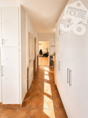 Eladó panellakás, Kecskeméten 44.8 M Ft, 2 szobás