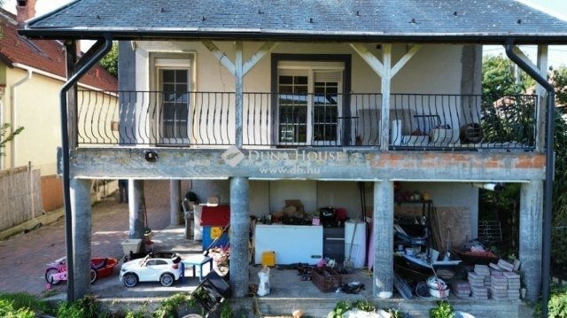 Eladó családi ház, Gödöllőn 165 M Ft, 8 szobás