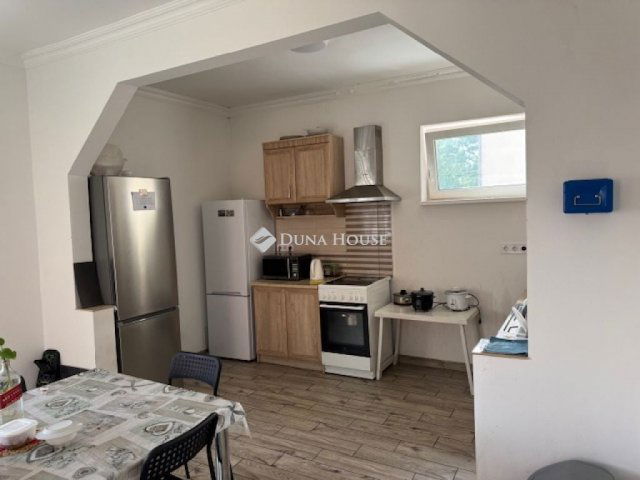 Eladó iroda, Vecsésen 250 M Ft, 1 szobás / költözzbe.hu